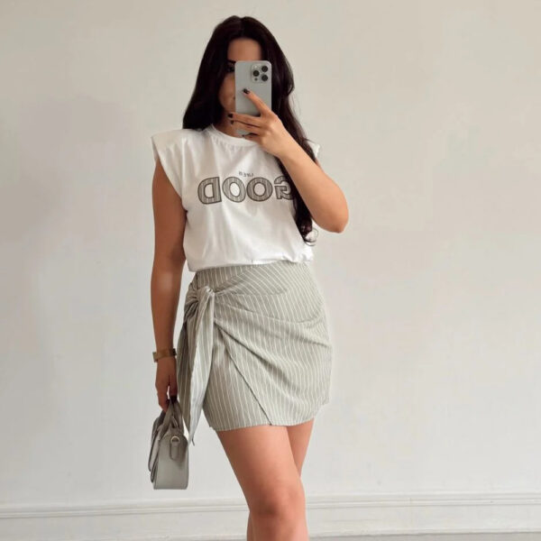 WHITE T-SHIRT