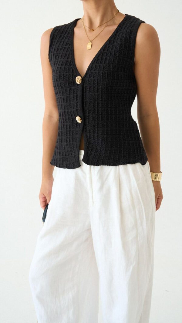 BLACK VEST - Image 2